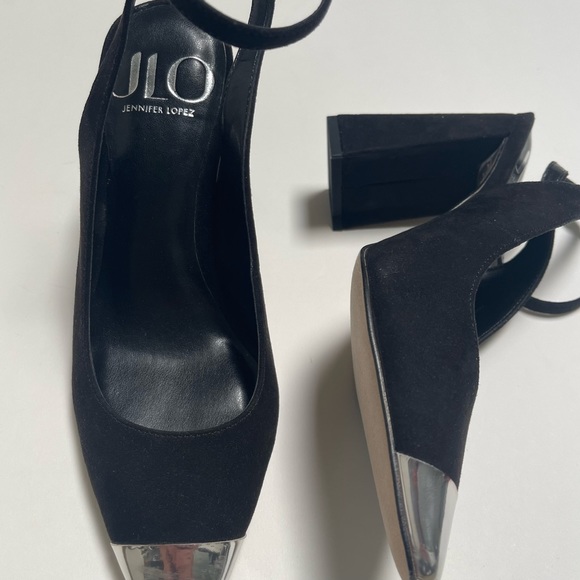 JLO black heeled shoe size 6 with silver toe cap. - Picture 5 of 7